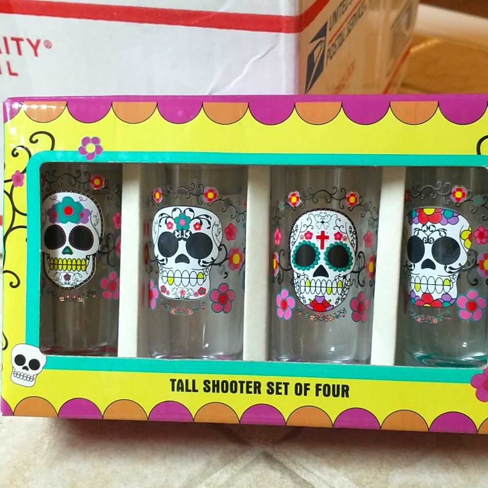 NIB Sugar Skulls tall shooter set of 4